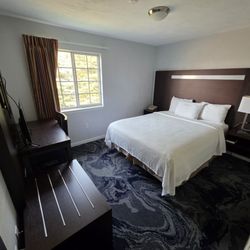 Luxbury Inn & Suites