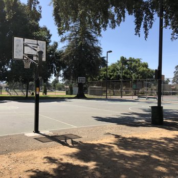 Covina Park - Basketball courts - Parks Near Me - Covina, California Covina Park - Basketball courts - Parks Near Me - Covina, California