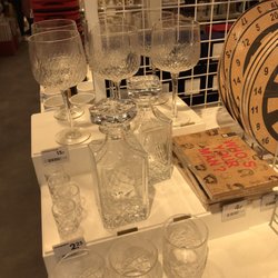 HEMA - Sieht irgendwie nach Pressglas aus. Looks like pressed glass.