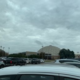 Parking lot is full, gotta get here early! Parking lot is full, gotta get here early!