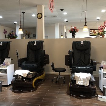 Ice Nails - Pedicure chairs; massage features work well! - Nail Salons Near Me - Indianapolis, Indiana