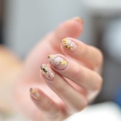 Alpha Nails - Golden foil and marbles
