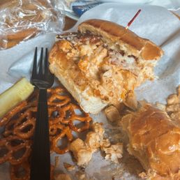 The Derek. Next one I would add red onion and pepperoncini. So good. Also behind it was the clam crowder with a ton of bacon. Drool. The Derek. Next one I would add red onion and pepperoncini. So good. Also behind it was the clam crowder with a ton of bacon. Drool.