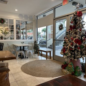 Fig & Ginger - Inside - Breakfast & Brunch Near Me - Honolulu, Hawaii