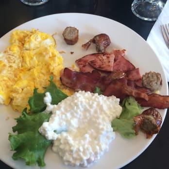 Ruby's Diner - The low carb really big breakfast - Diners Near Me - Commerce, California