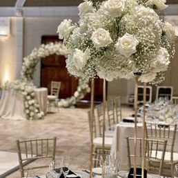 Snapshot of our sweetheart table and guest tables.