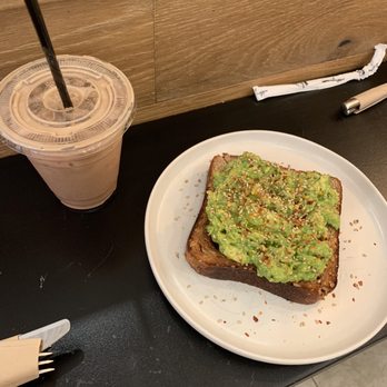 Le Cafe Coffee - L'Avocado Toast Iced Mocha - Cafes Near Me - New York, New York