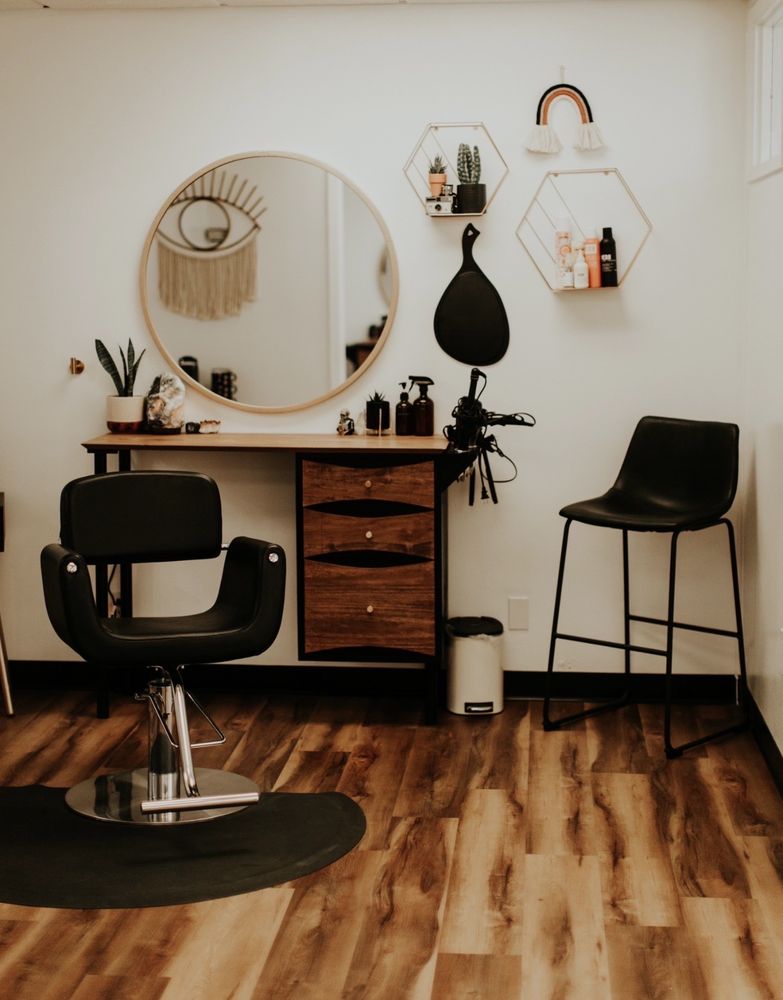 Vibe Hair Lounge Logo