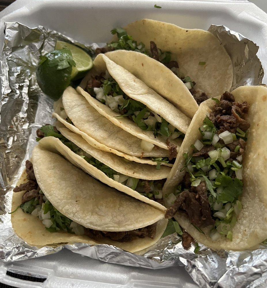 Food from Anna’s Tacos Y Mas!