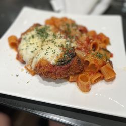 Pizzeria Enzina - Chicken Parmigiana