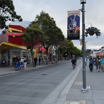 In-N-Out Burger - Street view - Fast Food Near Me - San Francisco, California