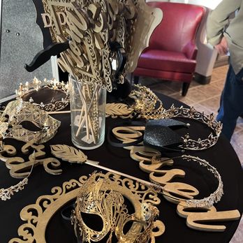 Mirror Touch Photo Booth - They supply props - Photo Booth Rentals Near Me Mirror Touch Photo Booth - They supply props - Photo Booth Rentals Near Me