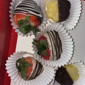 Edible Arrangements - Part of the fruit arrangement that was delivered, disappointed in the quality of work - Gift Shops Near Me - Torrance, California Edible Arrangements - Part of the fruit arrangement that was delivered, disappointed in the quality of work - Gift Shops Near Me - Torrance, California