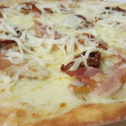 Pizza Village - Pizza Caciara