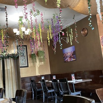 Pita House - Dining area - Mediterranean Near Me - Battle Ground, Washington Pita House - Dining area - Mediterranean Near Me - Battle Ground, Washington