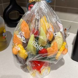 Edible arrangements - This is what was delivered