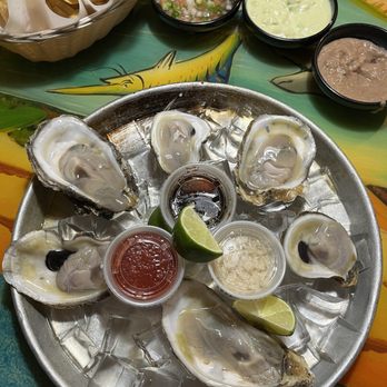 Mariscos La Playa - Fresh Oysters on the 1/2 Shell - Seafood Near Me - Albuquerque, New Mexico