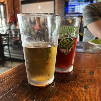 Savannah Taphouse - Beers - Sports Bars Near Me - Savannah, Georgia Savannah Taphouse - Beers - Sports Bars Near Me - Savannah, Georgia