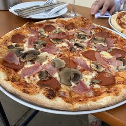 Everything Good Goes - Mushroom pepperoni ham pizza