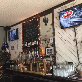 101 Wilson - Good Vibes! - Dive Bars Near Me - Brooklyn, New York