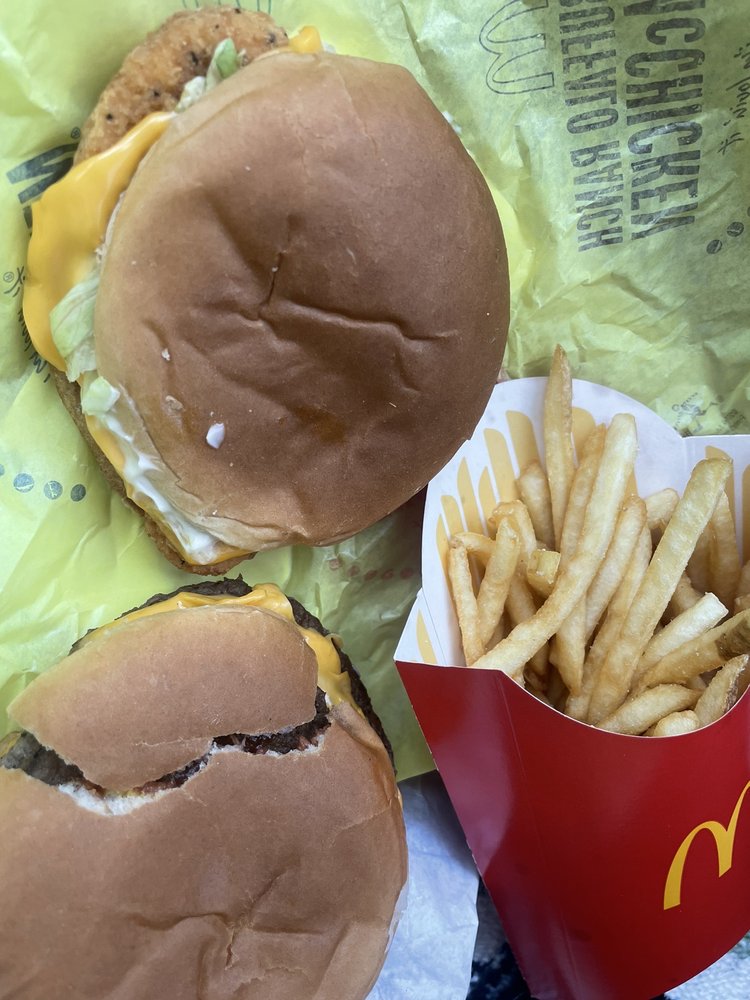 MCDONALD’S Updated July 2024 10 Reviews 2649 N Prairie, Beloit