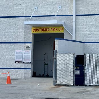 Rooms To Go - Colonial - Pick up area - Furniture Stores Near Me - Orlando, Florida