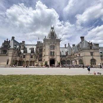 Biltmore - Landmarks & Historical Buildings Near Me - Asheville, North Carolina