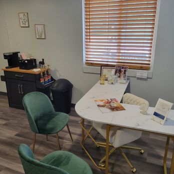 Whispering Willow Pet Funeral & Cremation Services - Showroom office - Pet Cremation Services Near Me - Rockford, Illinois Whispering Willow Pet Funeral & Cremation Services - Showroom office - Pet Cremation Services Near Me - Rockford, Illinois