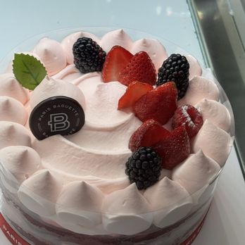 Paris Baguette - Birthday cake - Bakeries Near Me - Garden Grove, California