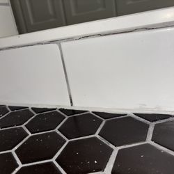 B-T Tile & Carpet Company - Cracking inner threshold