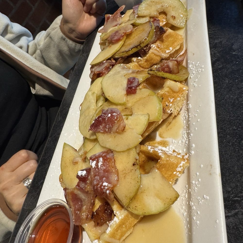 Eggspectation - Maisonneuve - Pear, Bacon and Salted Caramel Waffles - Breakfast & Brunch Near Me - Montreal, Quebec Eggspectation - Maisonneuve - Pear, Bacon and Salted Caramel Waffles - Breakfast & Brunch Near Me - Montreal, Quebec