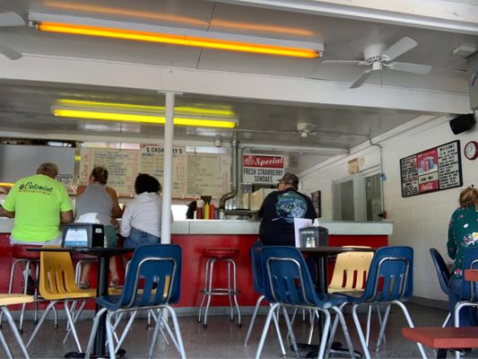 Mac's Drive-In by null