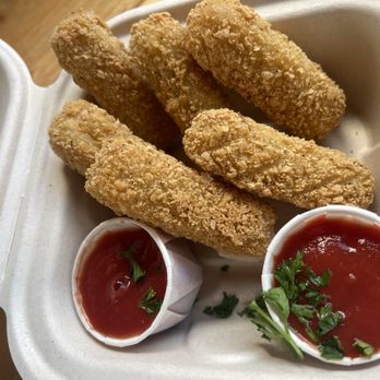 Earth Aloha Eats - Nozzarella Sticks - Food Trucks Near Me - Honolulu, Hawaii