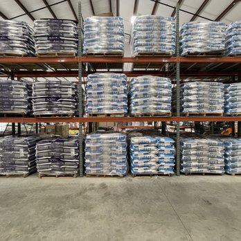 Russell Feed & Supply - Livestock Feed & Supply Near Me - Weatherford, Texas