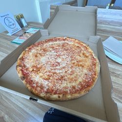 Pastizza - Cheese pizza large