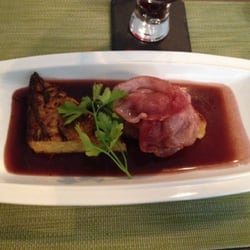 Le Chef Et Sa Femme - Duck with bacon on top and potato.