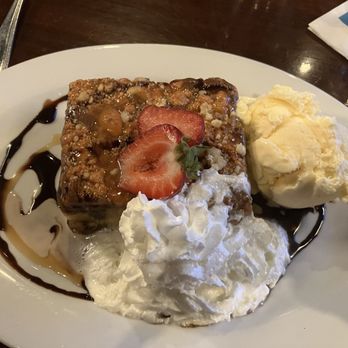 Frankie Bones Hilton Head - Butterfinger Crunch Cake with Vanilla Ice Cream - Italian Near Me - Hilton Head Island, South Carolina Frankie Bones Hilton Head - Butterfinger Crunch Cake with Vanilla Ice Cream - Italian Near Me - Hilton Head Island, South Carolina