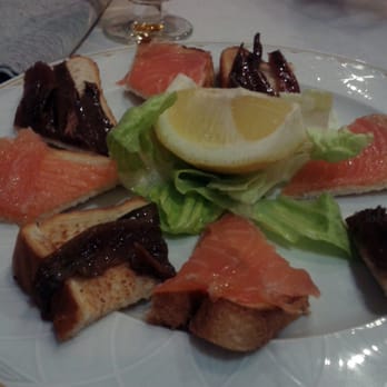 Il Sorriso - Rueda de salmón y anchoas - Restaurants Near Me - Madrid, M