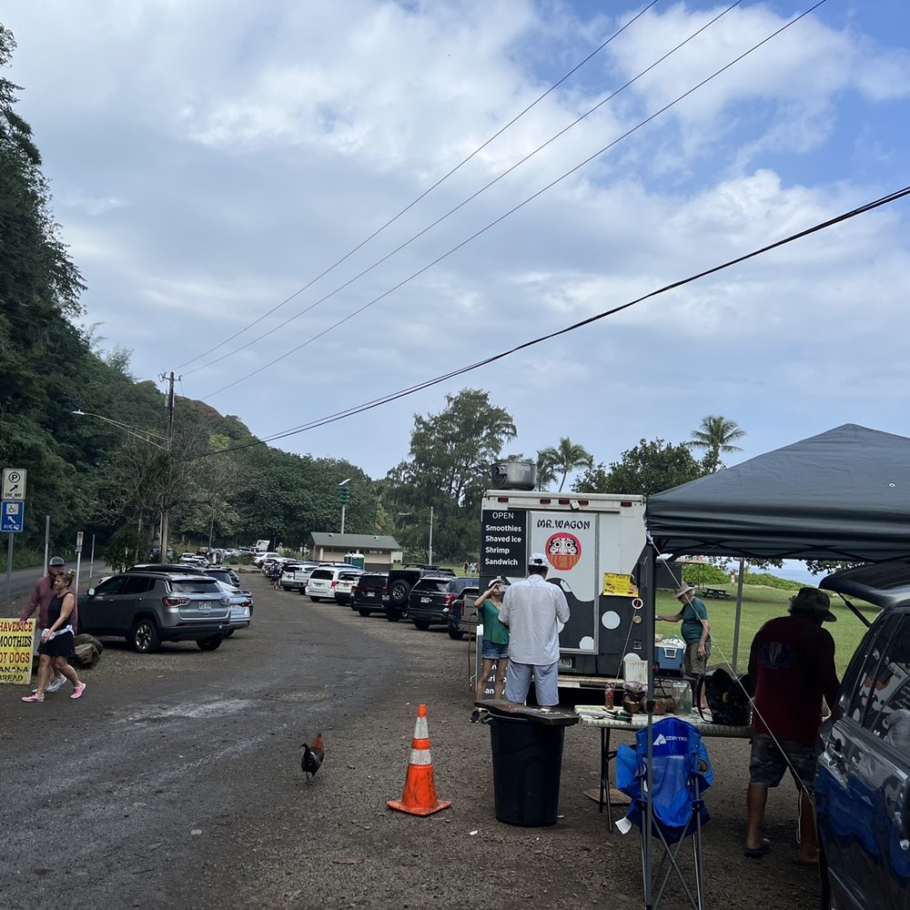 Tunnels Beach - Parking lots for Haena Beach. Easy walk to Tunnels Beach - Beaches Near Me