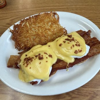 The Bacon Barn - Bacon Bene - American Near Me - Londonderry, New Hampshire