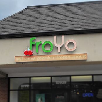 FroYo Frozen Yogurt - Outside of froYo - Ice Cream & Frozen Yogurt Near Me - St Louis, Missouri FroYo Frozen Yogurt - Outside of froYo - Ice Cream & Frozen Yogurt Near Me - St Louis, Missouri