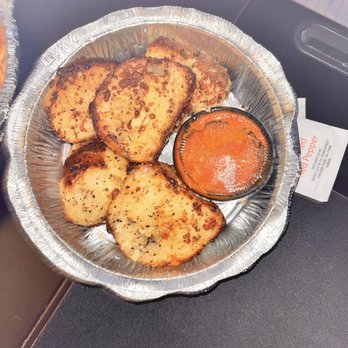 La Pasta - Garlic bread order to go - Italian Near Me - Lynwood, California