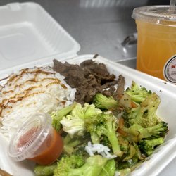 Nanay's Ba-Hi - Steak bistek with rice & veggies & a cantaloupe auga fresca
