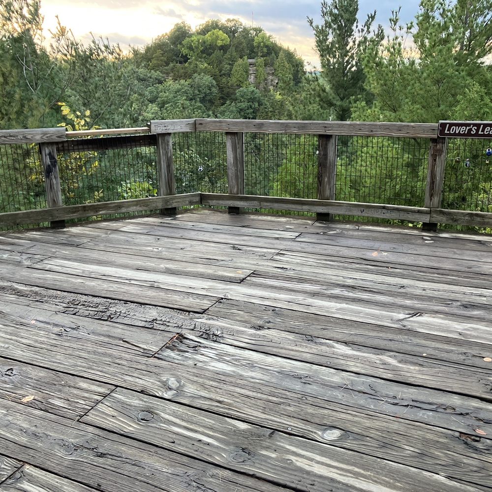 Starved Rock State Park - Lover's Leap Overlook - Parks Near Me - Utica, Illinois