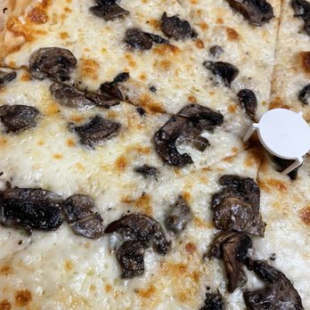 Brooklyn Square - 18" white mushroom pie - Pizza Near Me - Pasadena, California Brooklyn Square - 18" white mushroom pie - Pizza Near Me - Pasadena, California