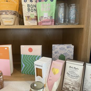 Lavender & Honey Redondo - Cafes Near Me - Redondo Beach, California