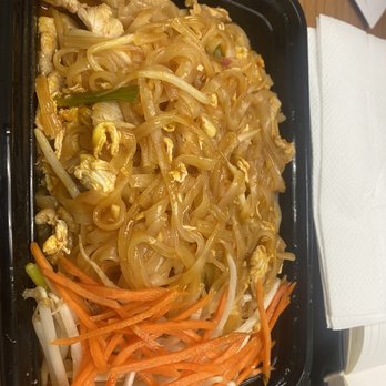 Aura Thai - Pad Thai is 2 out of 5 - Thai Near Me - Long Beach, California
