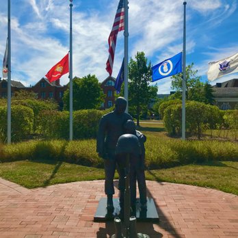Gallery Park - War memorial - Parks Near Me - Glenview, Illinois