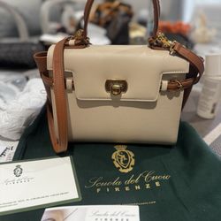 Scuola del Cuoio - My top handle purse that arrived after 6 months of wait.
