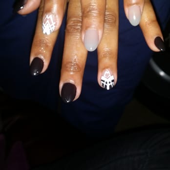 Lalu'a Nails & Spa - Mood gel polish with design - Nail Salons Near Me - Silver Spring, Maryland
